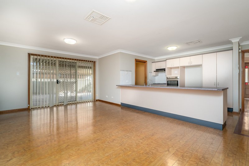 Photo - 64 Twickenham Drive, Dubbo NSW 2830 - Image 2