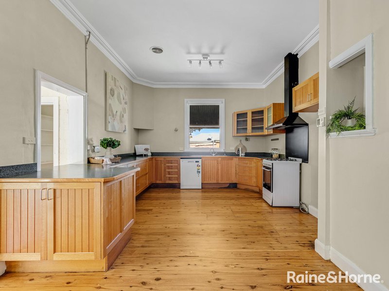 Photo - 64 Victoria Street, Millthorpe NSW 2798 - Image 5