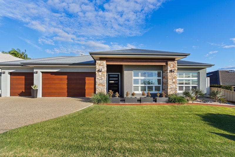 Photo - 64 Wamara Crescent, Forster NSW 2428 - Image 1