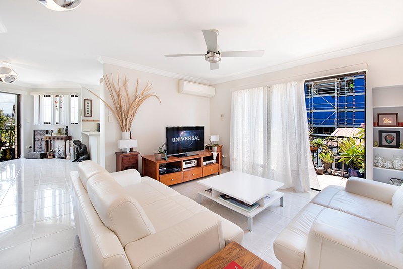 Photo - 6/4 Waverley Street, Southport QLD 4215 - Image 2