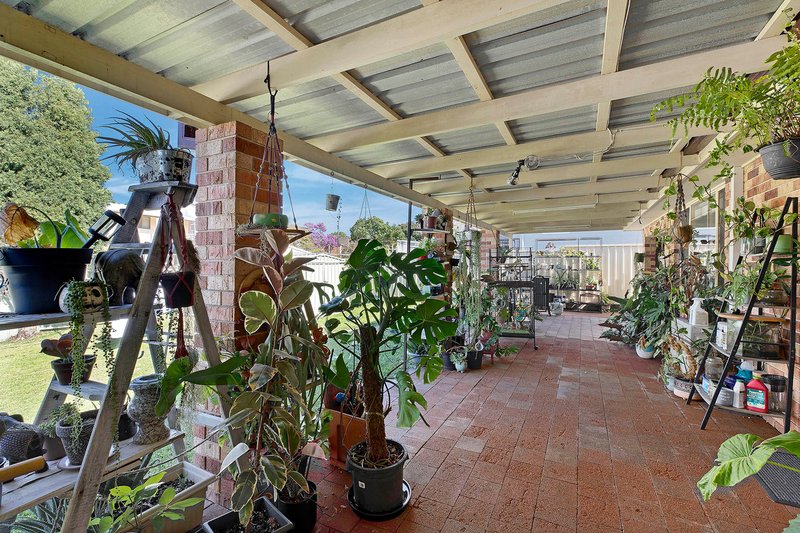 Photo - 64 Winbin Crescent, Gwandalan NSW 2259 - Image 3