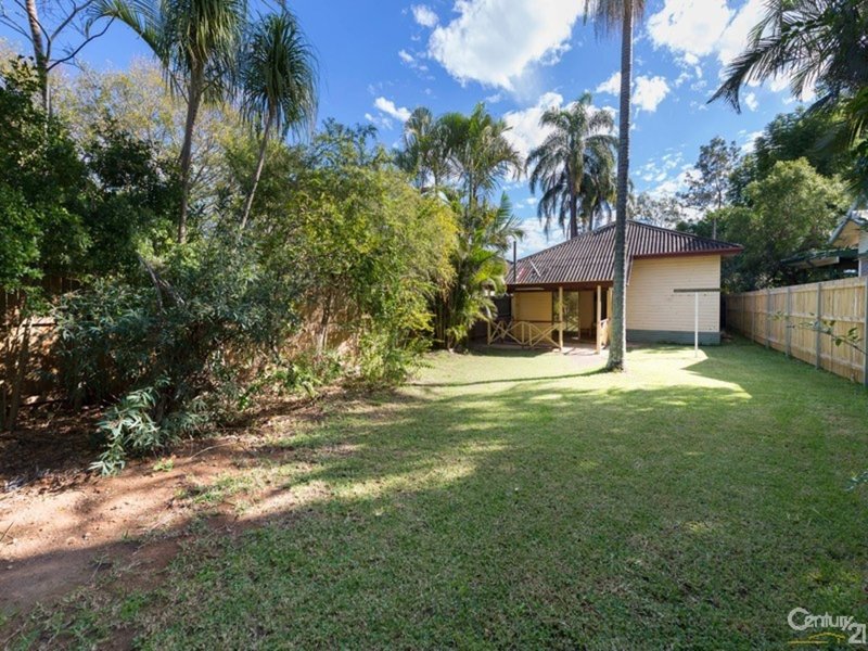 Photo - 64 Wondall Road, Manly West QLD 4179 - Image 4