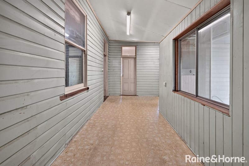 Photo - 64 Wood Street, Warwick QLD 4370 - Image 14