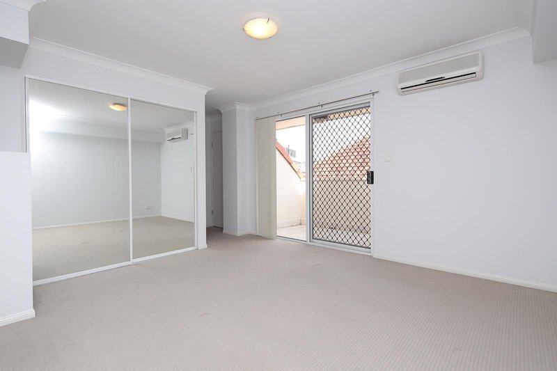 Photo - 6/41 Racecourse Road, Hamilton QLD 4007 - Image 3