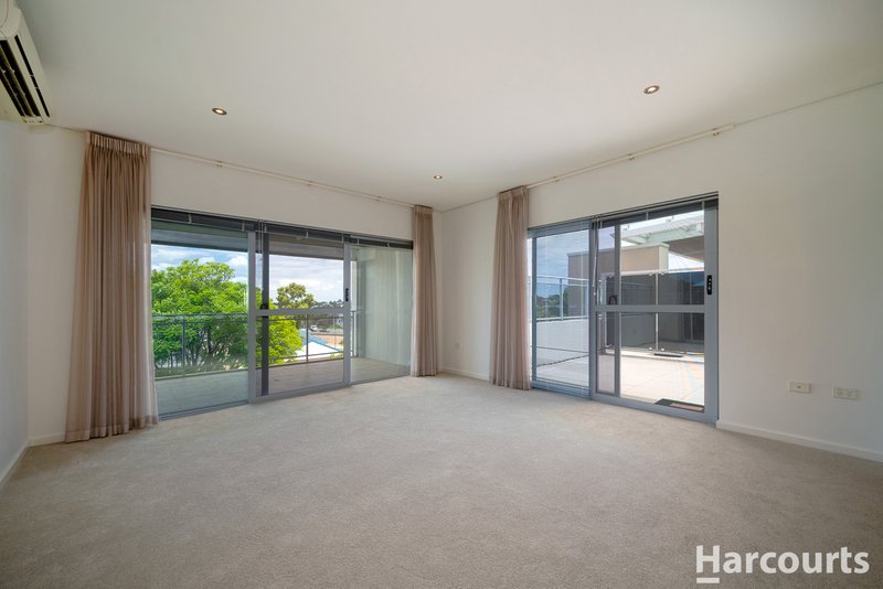 Photo - 64/10 Roebuck Drive, Salter Point WA 6152 - Image 5