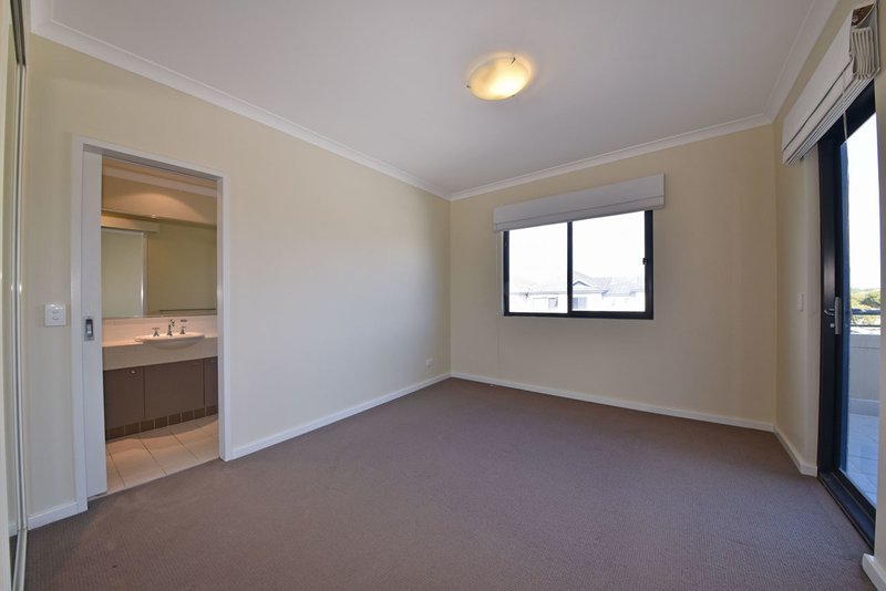 Photo - 64/12 Citadel Way, Currambine WA 6028 - Image 9