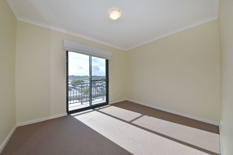 Photo - 64/12 Citadel Way, Currambine WA 6028 - Image 12