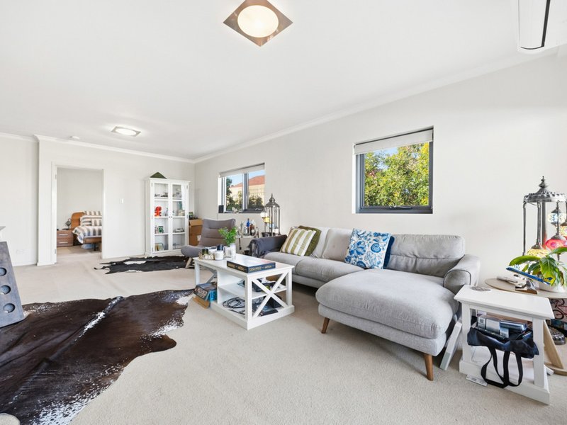 Photo - 64/18 Wellington Street, East Perth WA 6004 - Image 3