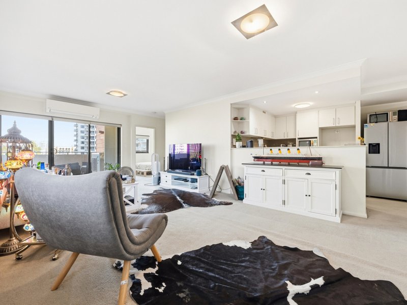 Photo - 64/18 Wellington Street, East Perth WA 6004 - Image 4