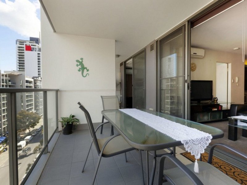 Photo - 64/188 Adelaide Terrace, East Perth WA 6004 - Image 3