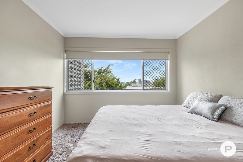 Photo - 6/42 Toorak Road, Hamilton QLD 4007 - Image 7