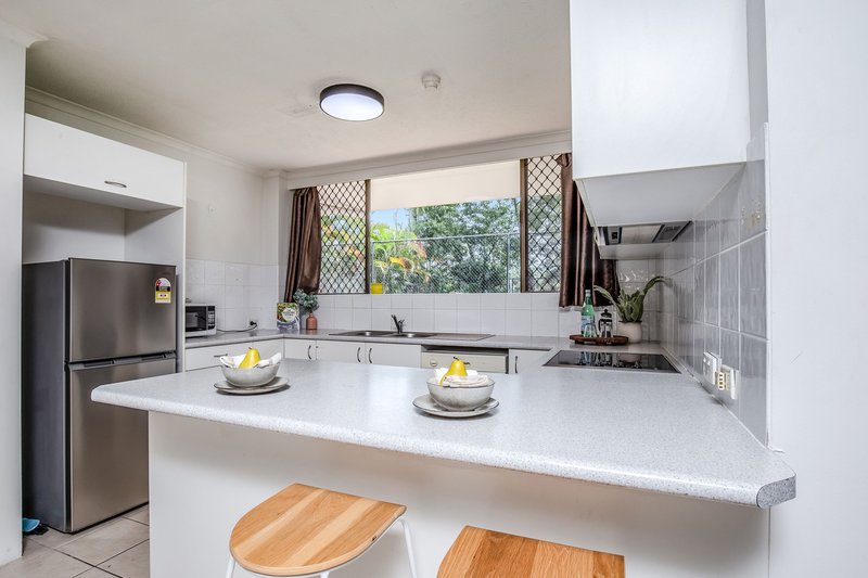 Photo - 64/43 Enderley Avenue, Surfers Paradise QLD 4217 - Image 6