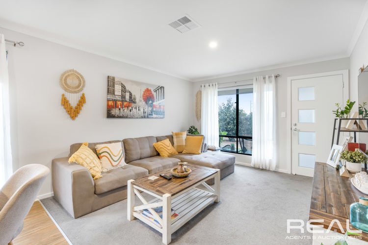 Photo - 64/60A Strathaird Boulevard, Smithfield SA 5114 - Image 4