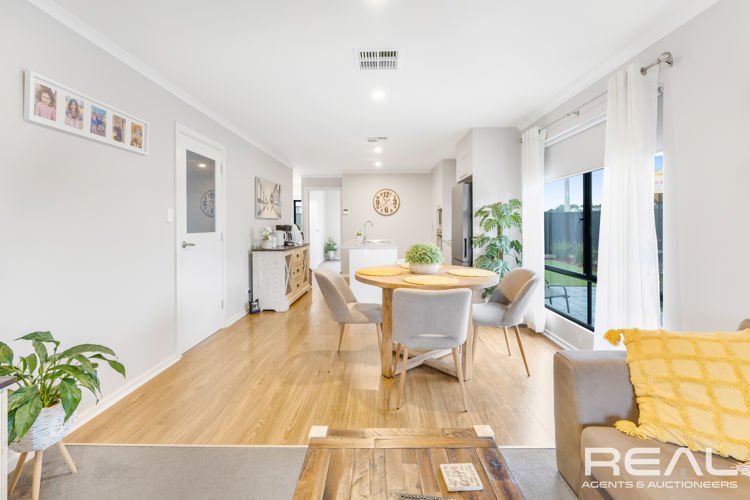 Photo - 64/60A Strathaird Boulevard, Smithfield SA 5114 - Image 6