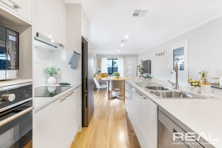 Photo - 64/60A Strathaird Boulevard, Smithfield SA 5114 - Image 9