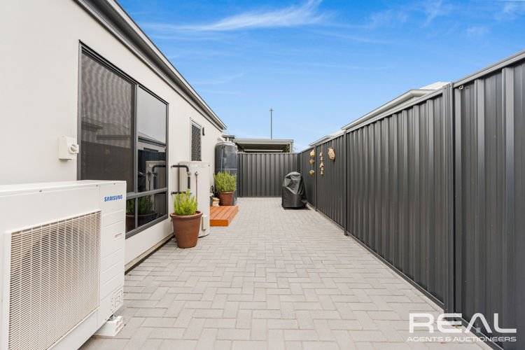 Photo - 64/60A Strathaird Boulevard, Smithfield SA 5114 - Image 15