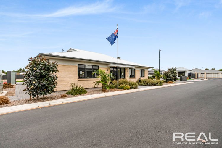 Photo - 64/60A Strathaird Boulevard, Smithfield SA 5114 - Image 17
