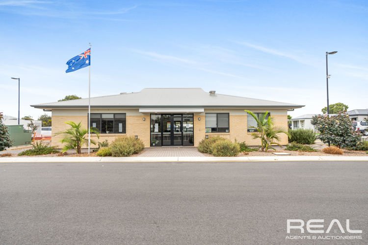 Photo - 64/60A Strathaird Boulevard, Smithfield SA 5114 - Image 18