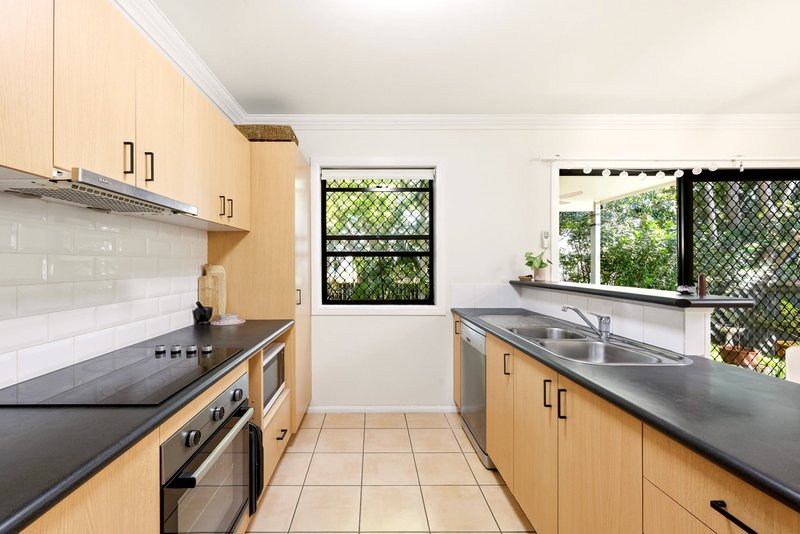 Photo - 6/49-51 Tarana Street, Camp Hill QLD 4152 - Image 6