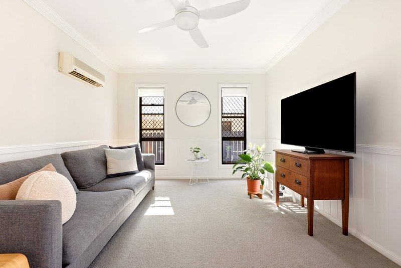 Photo - 6/49-51 Tarana Street, Camp Hill QLD 4152 - Image 13