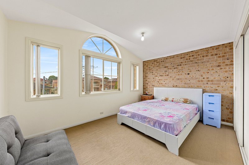 Photo - 64A Buckingham Street, Canley Heights NSW 2166 - Image 5