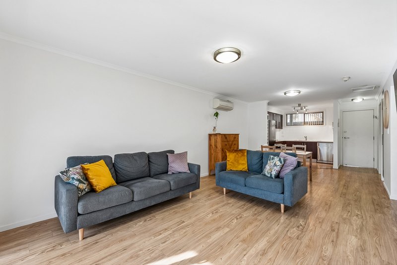 Photo - 6/5-19 Goodall Parade, Mawson Lakes SA 5095 - Image 4