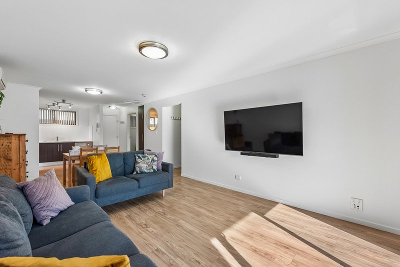 Photo - 6/5-19 Goodall Parade, Mawson Lakes SA 5095 - Image 5