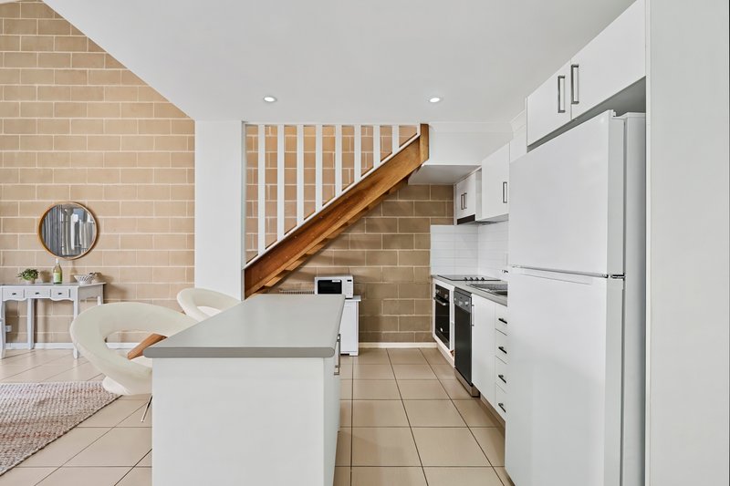 Photo - 6/5-7 Birdwood Avenue, Yeppoon QLD 4703 - Image 15