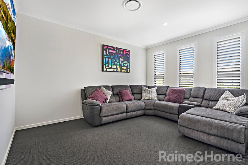 Photo - 65 Attenborough Circuit, North Lakes QLD 4509 - Image 9