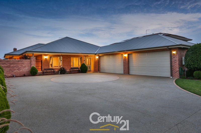 65 Banjo Paterson Drive, Pakenham VIC 3810