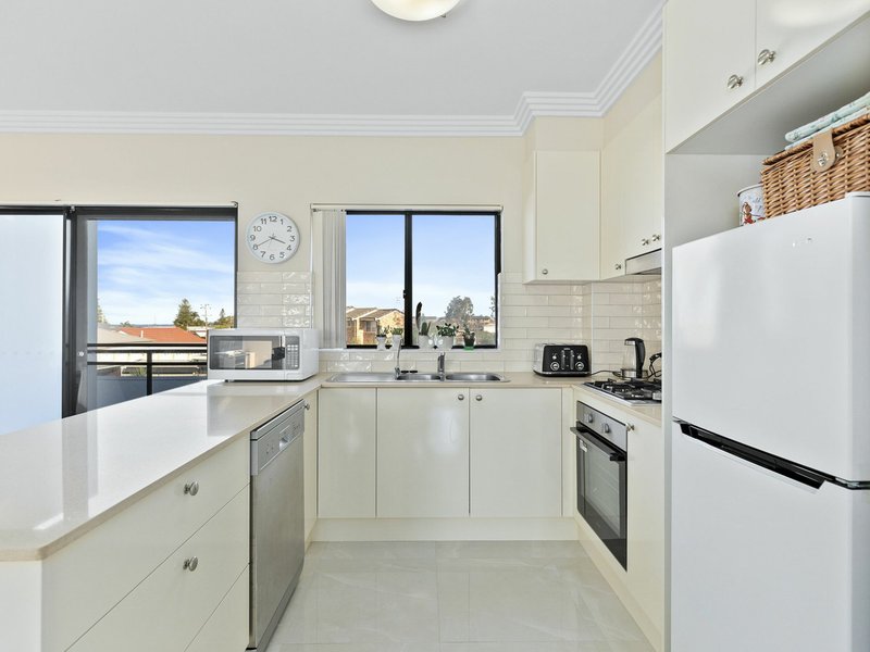 Photo - 6/5 Bay Road, The Entrance NSW 2261 - Image 5