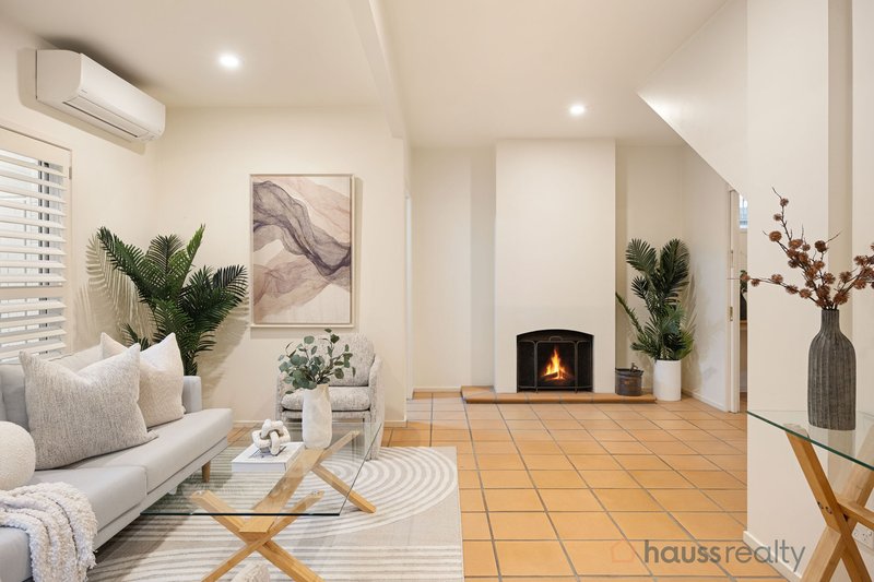 Photo - 65 Berry Street, Sherwood QLD 4075 - Image 3