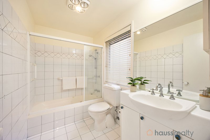 Photo - 65 Berry Street, Sherwood QLD 4075 - Image 11