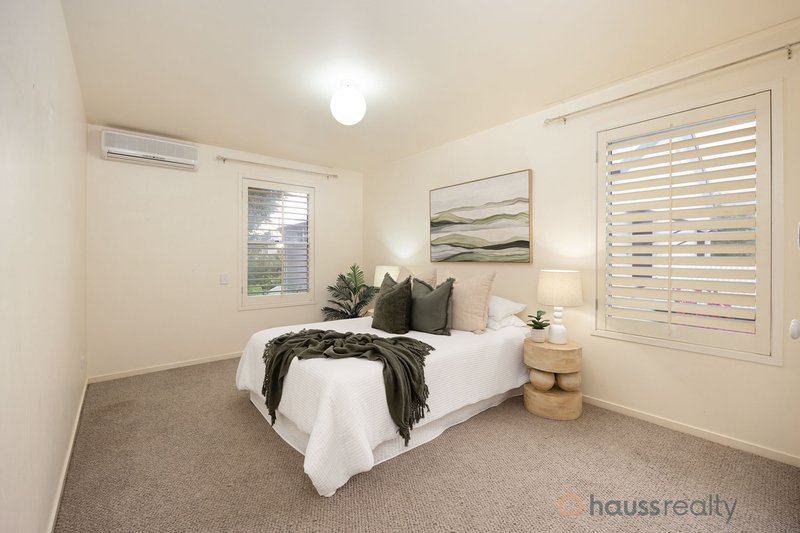 Photo - 65 Berry Street, Sherwood QLD 4075 - Image 12