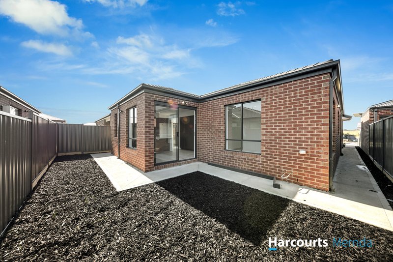 Photo - 65 Bovine Crescent, Donnybrook VIC 3064 - Image 11