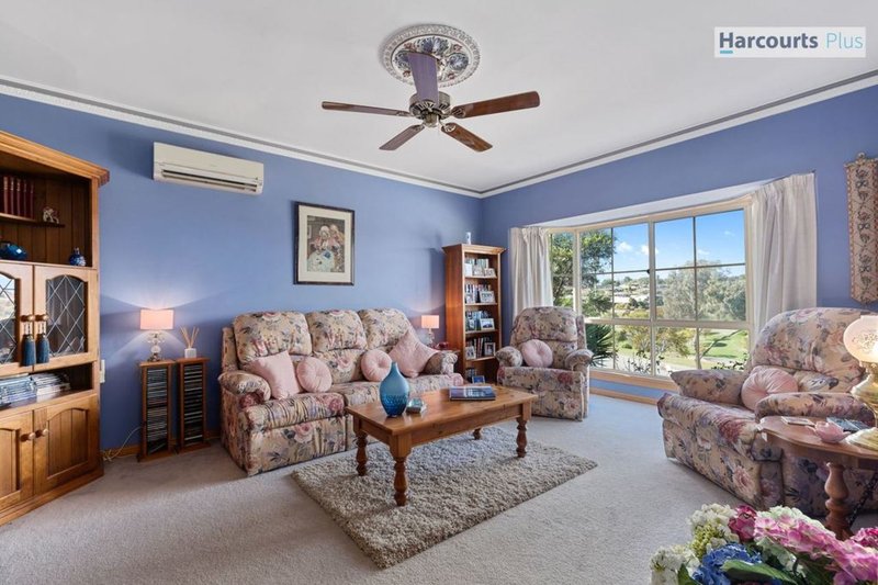 Photo - 65 Capella Drive, Hallett Cove SA 5158 - Image 5