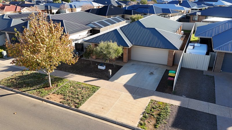 Photo - 65 Central Boulevard, Munno Para West SA 5115 - Image 16