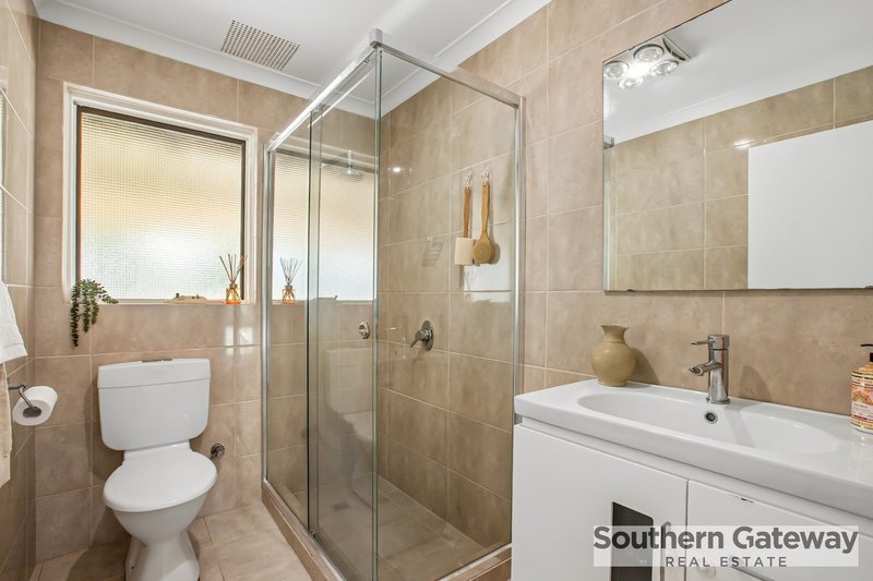 Photo - 65 Chisham Avenue, Parmelia WA 6167 - Image 11