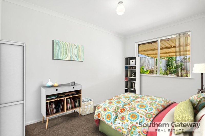 Photo - 65 Chisham Avenue, Parmelia WA 6167 - Image 14