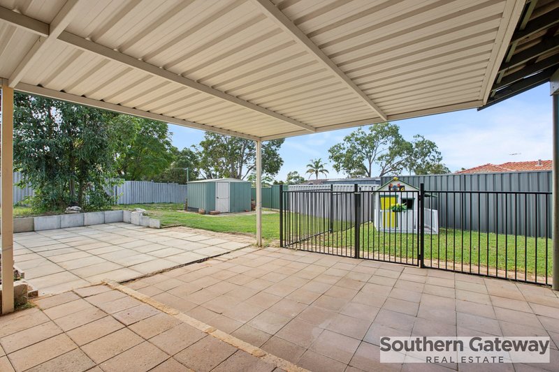 Photo - 65 Chisham Avenue, Parmelia WA 6167 - Image 18