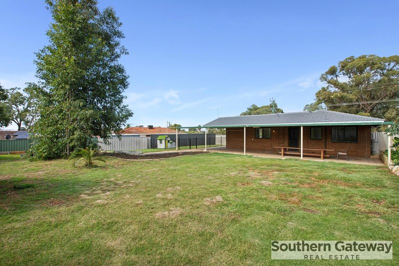 Photo - 65 Chisham Avenue, Parmelia WA 6167 - Image 26