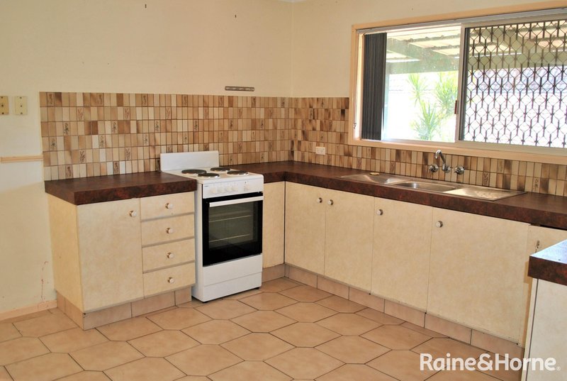 Photo - 65 Collingwood Drive, Collingwood Park QLD 4301 - Image 5