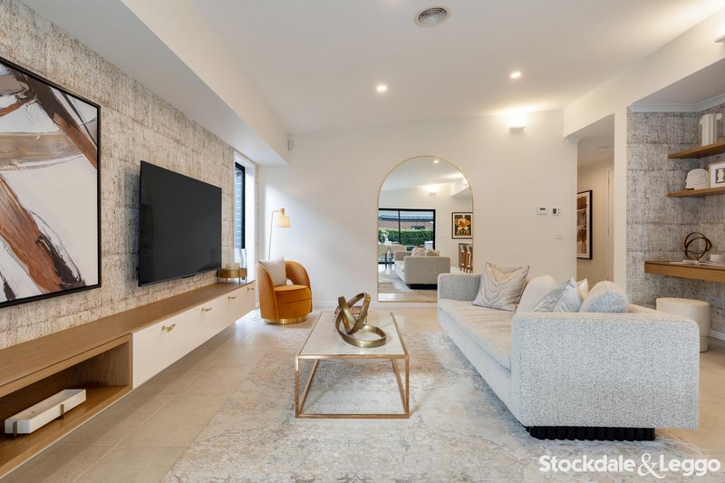 Photo - 65 Creekbridge Street, Craigieburn VIC 3064 - Image 2