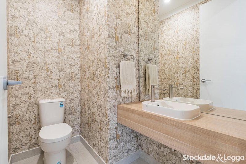 Photo - 65 Creekbridge Street, Craigieburn VIC 3064 - Image 9
