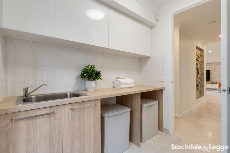 Photo - 65 Creekbridge Street, Craigieburn VIC 3064 - Image 13