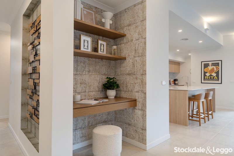 Photo - 65 Creekbridge Street, Craigieburn VIC 3064 - Image 14