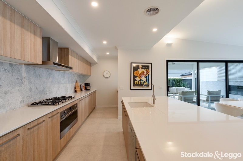 Photo - 65 Creekbridge Street, Craigieburn VIC 3064 - Image 18