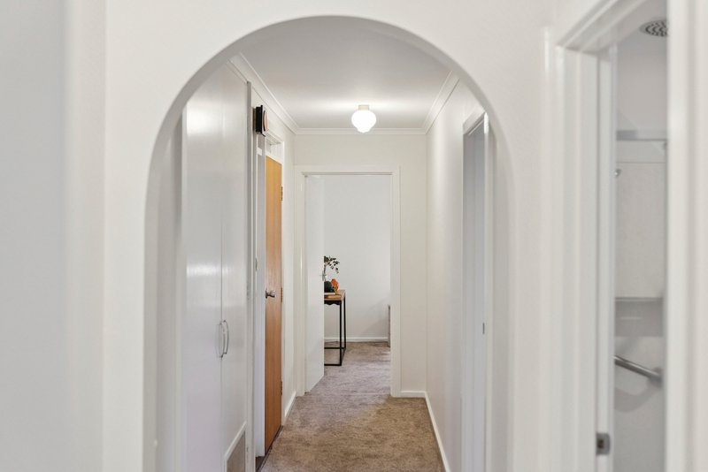 Photo - 65 Dixon Drive, Duffy ACT 2611 - Image 4