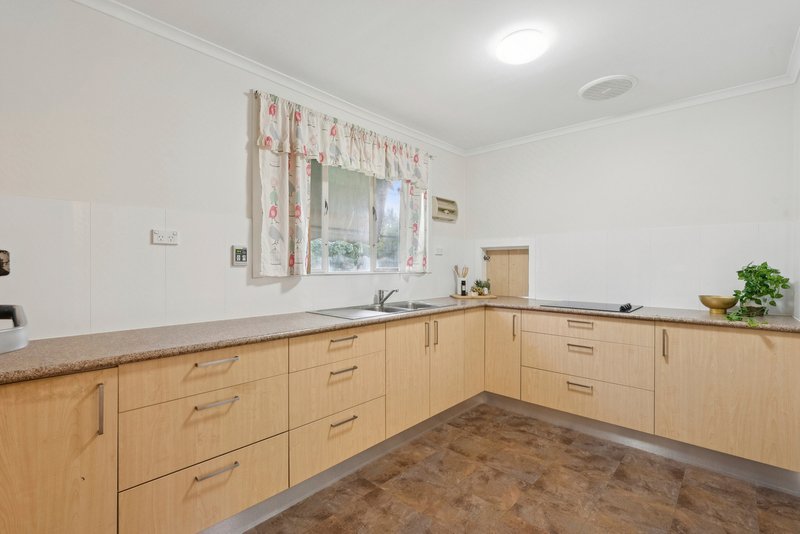 Photo - 65 Dixon Drive, Duffy ACT 2611 - Image 6