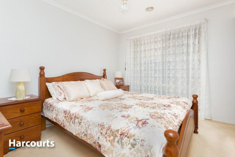 Photo - 65 Earlsfield Drive, Berwick VIC 3806 - Image 10